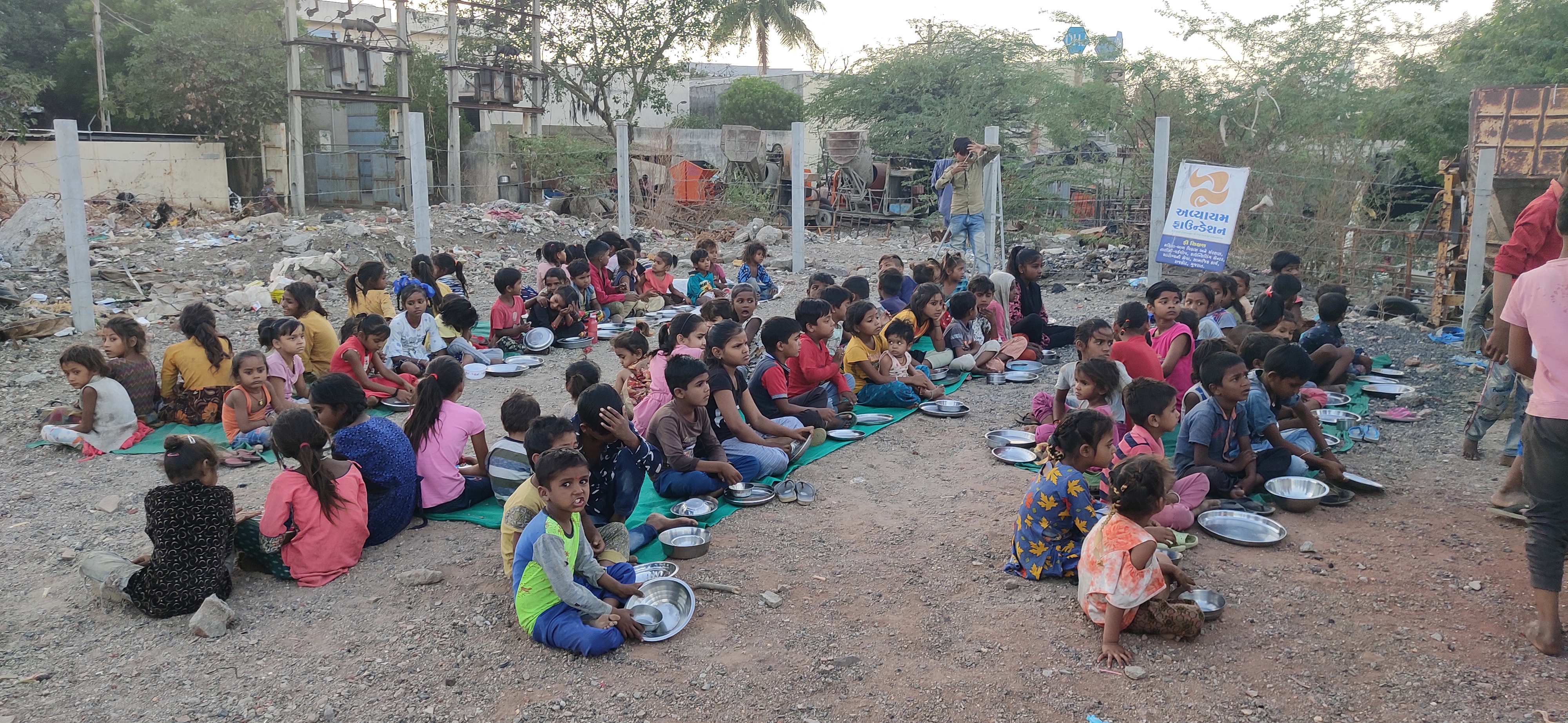 Help Meera Feed 400+ Slum Children And Provide Quality Education To Them